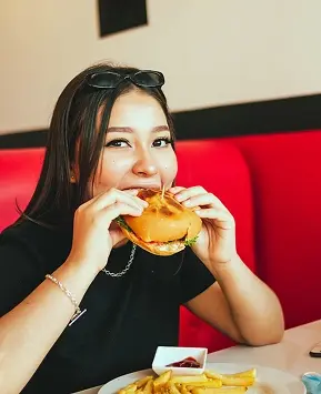 CRSP Burger takeaway packaging in Tokyo